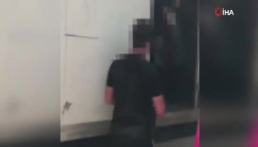 Dur ihtarına uymayan kamyonetin kasasından 35 göçmen çıktı
