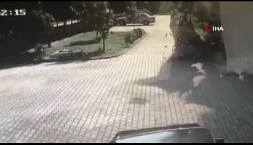 Bursa'da bir apartmandaki dış cephenin çökme anı saniye saniye kameralara yansıdı
