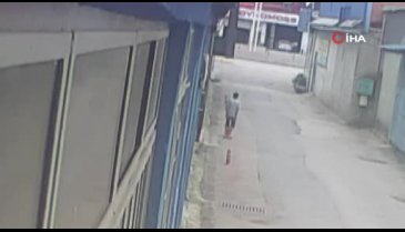 Bursa'da tamirciye girip araba anahtarı çalan hırsız yakayı ele verdi