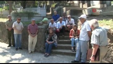 Kazım Baykal Bursa'daki mezarı başında anıldı