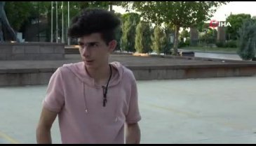 "Siz beni tanıyor musunuz" dedi, ekmek bıçağıyla saldırdı
