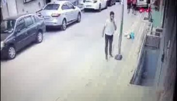 Çocuğun elindeki telefonu alıp kaçtı