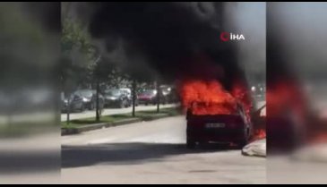 Bursa'da seyir halindeki otomobil alev alev yandı