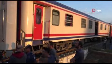 Doğu Ekspresi köprü üzerinde oynayan çocuğa çarptı