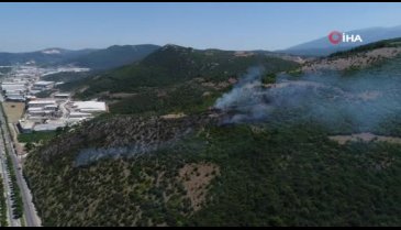 Bursa'da arazözlerin ulaşamadığı yangın kontrol altına alınmaya çalışılıyor