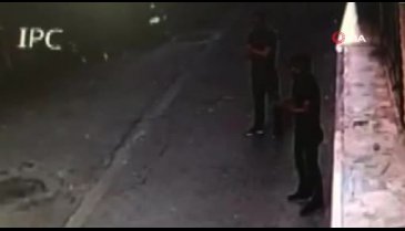 Pişkin hırsız dükkan sahibi ve 2 oğlunu vurdu: 1 ağır 3 yaralı