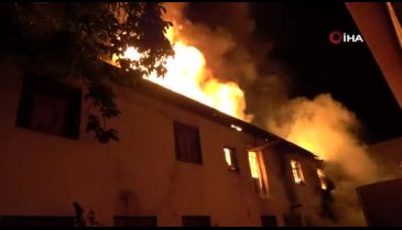 Bursa'da tekstil fabrikası alev alev yandı