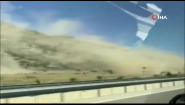 Denizli'de deprem sonrası heyelan meydana geldi