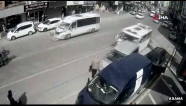 Duran araba adama çarptı
