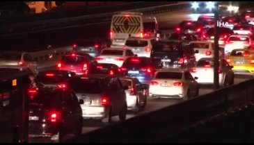 Bayram trafiği yoğunluğu sürüyor