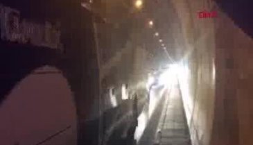 Bursa'da Orhangazi tünelinde araç yandı, trafik durdu