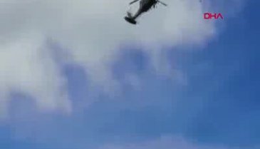 Gösteri uçuşunda halat koptu, 2 asker yere çakıldı