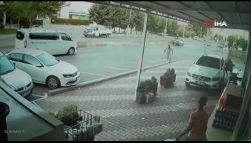 Kurbanlık dana girdiği marketi yerle bir etti