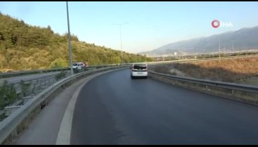 Bursa'da art arda silah sesi geldi, seken kuruşunu fark eden itfaiye erleri siper alıp saklandı