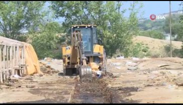 Bursa Osmangazi'de kurban satış yerleri temizlendi