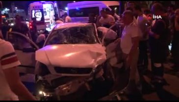 Polis aracı ile otomobil çarpıştı: Yaralılar var