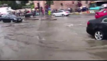 Üsküdar'da denizle kara birleşti