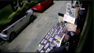 Gökten adeta taş yağdı: O anlar kamerada