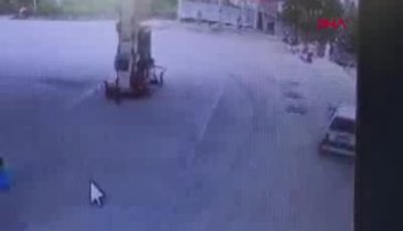 Bursa'da önce film izledi, sonra tezgahtaki bağış kutusunu çaldı