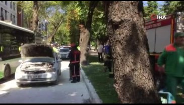 Bursa'da seyir halindeki otomobil alev aldı