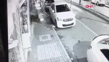 Bursa'da uyuşturucu sattırmayan mahalleliyle kavga anları kamerada!