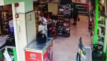 Marketin ortasına dışkısını yaptı!