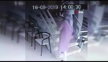 Baba ve oğlu doktoru darp etti