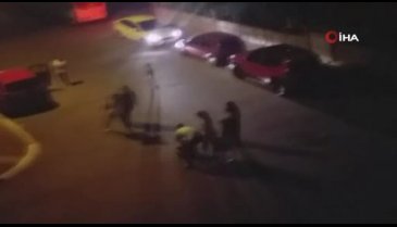 Küçük çocuğa babadan sokak ortasında dayak