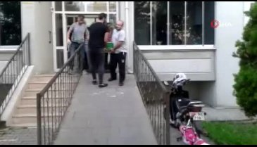 Eşini ve kızını öldürdü