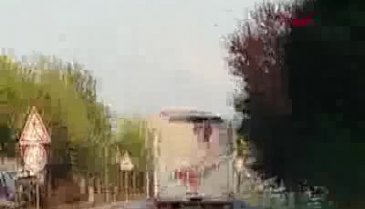 Kamyon kasasında tehlikeli yolculuk!