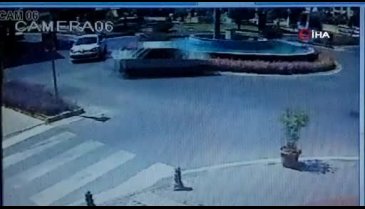 Otomobile çarpıp bir şey olmamış gibi yoluna devam etti