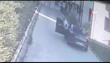 Kızının yanında tabancayla başından vurulan kadın hayatını kaybetti