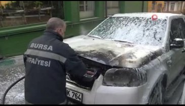 Bursa'da park halindeki lüks cip alev alev yandı