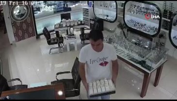 Çalıştığı kuyumcudan 78 parça mücevherle kaçtı