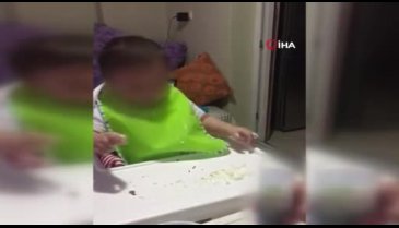 Bursa'da 2,5 yaşındaki çocuğu içki masasına oturtup, rakı içirdiler