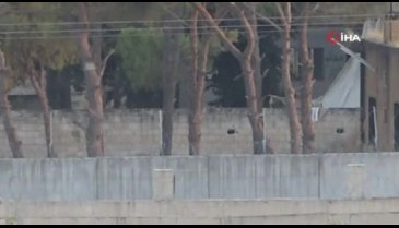 YPG'li teröristler sınırda görüntülendi