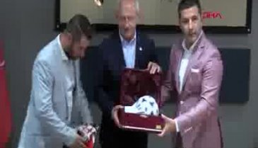 Kılıçdaroğlu'na yumurtalı saldırı