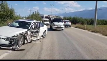 Bursa'da Kumlukalan yolunda maddi hasarlı kaza!