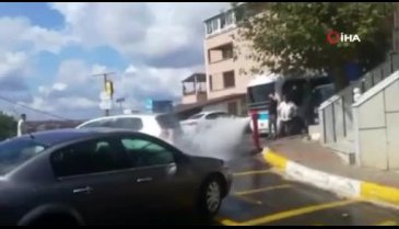 Patlayan su borusunu fırsata çevirdiler!