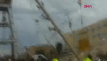 İtalya'da limanda bulunan lüks yat devrildi: 4 yaralı