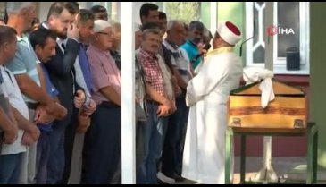 Bursa'da kazada ölen temizlik işçisi, gözyaşlarıya toprağa verildi