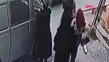 Fırtına nedeniyle tuğlalar yıkıldı... 1 kadın ağır yaralı