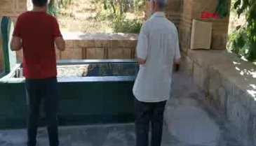 Bursa'da 600 yıllık türbede definecilerin açtığı çukur kapatıldı
