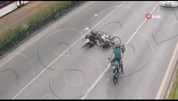 Trafikte sohbet kaza getirdi