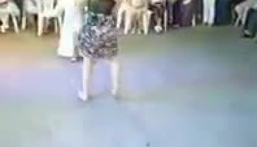 Sünnet düğününde twerk dansı yapan kadın olay yarattı!