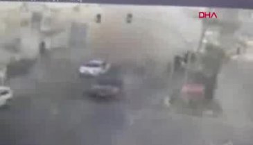 Adana'da çevik kuvvet otobüsünün geçişi sırasında patlama -2