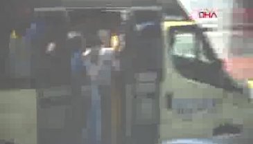 Tıka basa dolu minibüste tehlikeli yolculuk