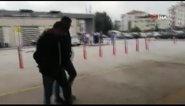 Bursa'da tartıştığı sevgilisini evinin bahçesinde bıçaklamıştı yakalandı