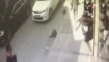 Depremde bir kişinin kafasına tuğla düştü