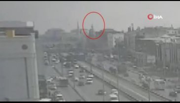 Depremin ardından caminin minaresi yıkıldı! -2